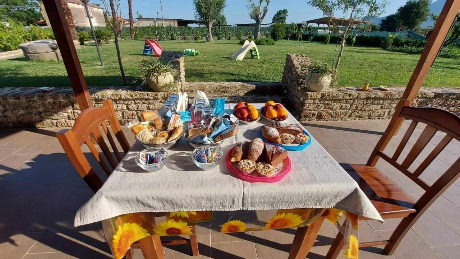 Le Colline Di Paestum Bed & Breakfast Capaccio Exterior photo